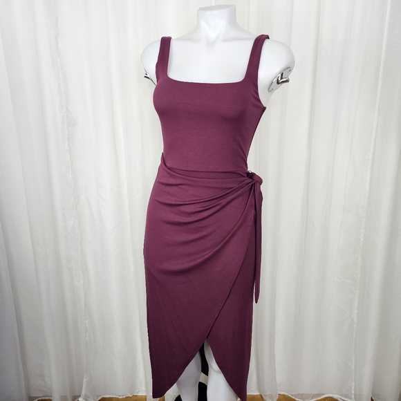 Aritzia Saturn Mini Wrap Dress Spiced Burgundy Jersey Size Small - Picture 1 of 13